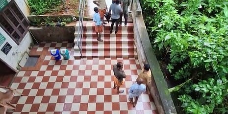 അടിമാലിയിൽ അങ്കൻവാടിയുടെ രണ്ടാം നിലയിൽ നിന്ന് വീണ് നാലു വയസ്സുകാരിക്ക് ഗുരുതര പരിക്ക്