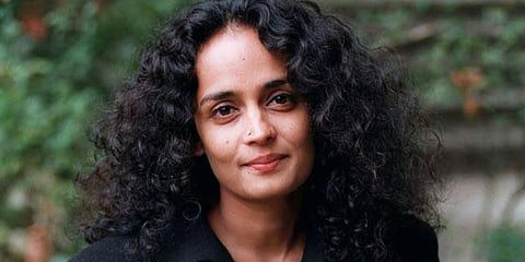 'ഇരുട്ടിലും നക്ഷത്രമായവൾ'; അരുന്ധതി റോയിക്ക് പെൻ പിന്റർ പുരസ്‌കാരം