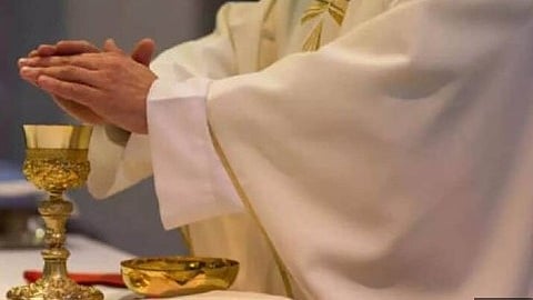 'വൈദികരെ പള്ളിമേടയിൽ കയറി തല്ലണം'; കുർബാന പ്രശ്നത്തില്‍ സമവായം അംഗീകരിക്കാതെ സിനഡ് അനുകൂലികൾ