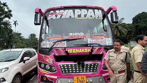 സീബ്രാലൈൻ മുറിച്ചുകടന്ന വിദ്യാർഥിനികള്‍ക്ക് ബസിടിച്ച് പരുക്കേറ്റ കേസ്; ഡ്രൈവർ അറസ്റ്റിൽ