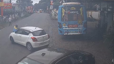 പൊലീസുകാരന്റെ ഗുണ്ടായിസം; പണം ചോദിച്ചതിന് പെട്രോൾ പമ്പ് ജീവനക്കാരനെ ബോണറ്റിലിരുത്തി വണ്ടിയോടിച്ചു