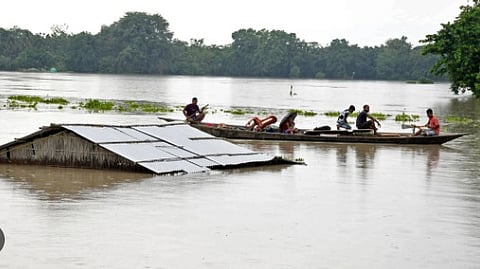 അസമിലെ വെള്ളപ്പൊക്കത്തില്‍ 93 മരണം; അഞ്ച് ലക്ഷത്തിലധികം ആളുകള്‍ പ്രളയക്കെടുതിയില്‍
