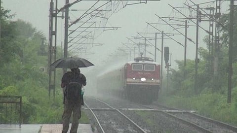സംസ്ഥാനത്ത് ട്രെയിൻ ​സ‍ർവീസുകളിൽ മാറ്റം; നാല് ട്രെയിനുകൾ പൂർണമായും പത്ത് ട്രെയിനുകൾ ഭാഗികമായും റദ്ദാക്കി