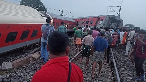 ജാർഖണ്ഡിൽ ട്രെയിന്‍  പാളംതെറ്റി രണ്ട് മരണം; 20 ലധികം പേർക്ക് പരുക്ക്