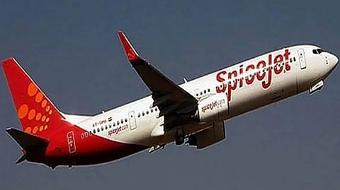 സ്‌പൈസ്‌ജെറ്റ് വിമാനം പുറപ്പെട്ടു;
പ്രശ്നത്തിന് പരിഹാരമായത് 24 മണിക്കൂറുകൾക്ക് ശേഷം
