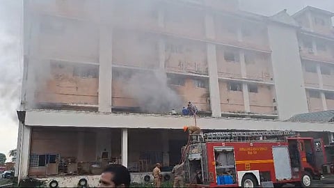 കാക്കനാട് വ്യവസായ മേഖലയിൽ വൻ തീപിടിത്തം