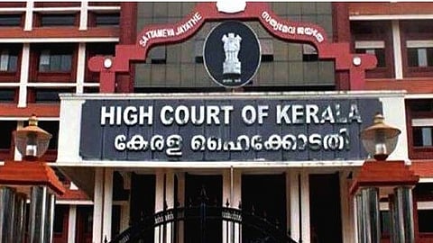 മൈക്രോ എടിഎം കരാർ ചൈനീസ് കമ്പനിക്ക് നൽകി; കേരള ബാങ്കിന് നോട്ടീസ് അയച്ച് ഹൈക്കോടതി