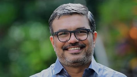 തൽസമയം പരാതി നൽകാൻ കോൾ സെൻ്റർ, ടർഫുകൾക്ക് പാർക്കിങ് ഇളവ്: തദ്ദേശ സ്വയംഭരണ വകുപ്പിലെ പരിഷ്കരണങ്ങൾ