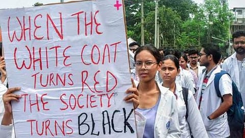 കൊല്‍ക്കത്തയിലെ ഡോക്ടറുടെ കൊലപാതകം: കേരളത്തില്‍ ഇന്ന് ഡ്യൂട്ടി ബഹിഷ്‌കരിച്ച് സമരം