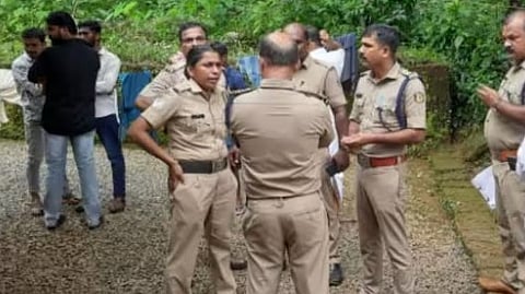 കണ്ണൂരിൽ  അരുംകൊല; ഭാര്യയെയും ഭാര്യാമാതാവിനെയും വെട്ടിക്കൊന്നു