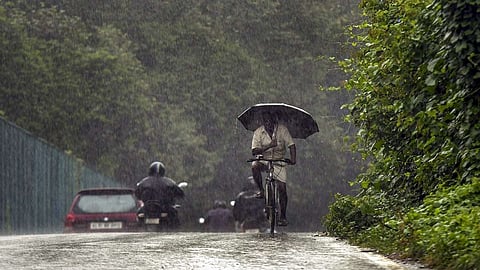 സംസ്ഥാനത്ത് വേനൽമഴ തുടരും; ആറ് ജില്ലകളില്‍ ഇന്ന് 
യെല്ലോ അലേര്‍ട്ട്