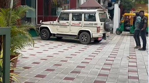 കൊച്ചിയില്‍ ഗുണ്ടാ സംഘങ്ങളുടെ മീറ്റപ്പ്; ഓഫീസ് ഉദ്ഘാടനത്തിനിടെ 6 പേർ പിടിയിൽ