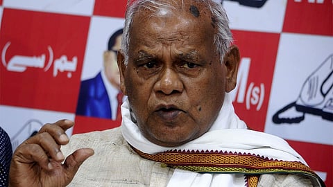 'നിങ്ങളൊരു പുലിയാണ്  ചംപയ് ദാ';  ചംപയ് സോറനെ  എൻഡിഎയിലേക്ക് സ്വാഗതം  ചെയ്ത് കേന്ദ്രമന്ത്രി ജിതൻ റാം മാഞ്ചി