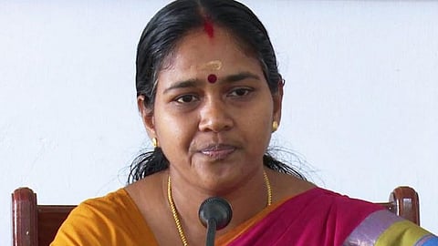 സാംസ്കാരിക മന്ത്രി പേരുകൾ മറച്ച് പിടിച്ചു; മുഖ്യമന്ത്രി സിനിമയിലെ അധോലോക സംഘത്തിനൊപ്പം: ശോഭ സുരേന്ദ്രൻ