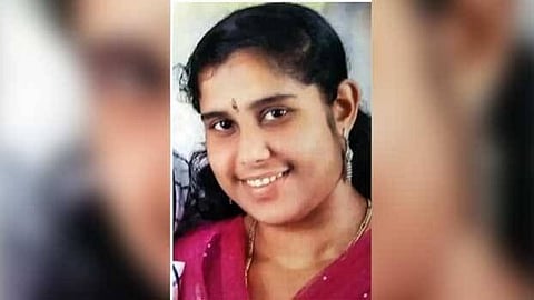 ആരതിയുടെ മരണത്തിൽ വില്ലനായി ഓൺലൈൻ ഗെയിമും; ഗെയിം കളിച്ച് നേടിയത് 3500 രൂപ