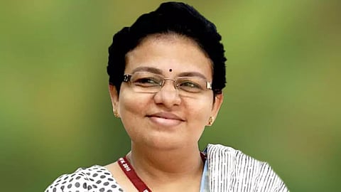 സൂപ്പര്‍ സ്റ്റാറുകള്‍ നിശബ്ദത പാലിക്കുന്നത് നിര്‍ഭാഗ്യകരം: ദീദി ദാമോദരന്‍