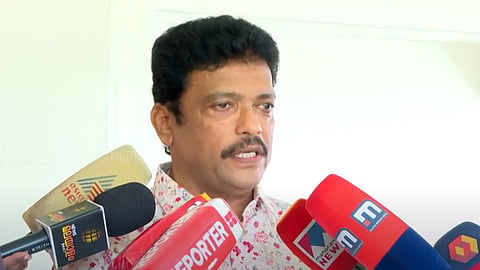 വേട്ടക്കാരൻ്റെ പേര് ഒഴിവാക്കാൻ ആരും പറഞ്ഞിട്ടില്ല, പുഴുക്കുത്തുകൾ പുറത്തുവരണം: ജഗദീഷ്