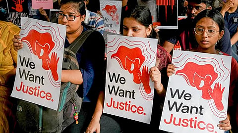 കൊല്‍ക്കത്തയില്‍ പ്രതിഷേധക്കോട്ട കെട്ടാന്‍ വിദ്യാര്‍ഥികള്‍; മാര്‍ച്ച് നിയമവിരുദ്ധമെന്ന് പൊലീസ്, വിദ്യാര്‍ഥി നേതാക്കളെ കാണാനില്ലെന്ന് ബിജെപി