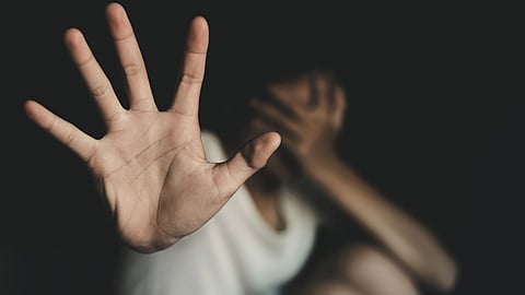 ഊമയായ ഭാര്യയെ വെട്ടിക്കൊല്ലാൻ ശ്രമം; ഭർത്താവിൻ്റെ ആക്രമണം മദ്യലഹരിയിൽ