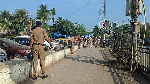 വാട്സാപ്പിലും സ്‌നാപ് ചാറ്റിലും നഗ്നചിത്രങ്ങൾ അയച്ചു; അധ്യാപകനെതിരെ പരാതിയുമായി പത്താം ക്ലാസ് വിദ്യാർഥിനി