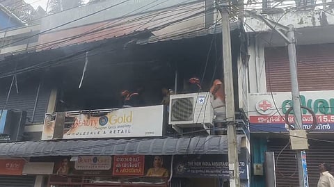തിരുവനന്തപുരം പാപ്പനംകോട് ഇൻഷുറൻസ് ഓഫീസില്‍ തീപിടുത്തം; രണ്ടു പേർ മരിച്ചു