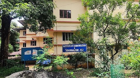 വ്യക്തിവിരോധം മൂലം ഇന്‍റേർണല്‍ പരീക്ഷകളില്‍ മാര്‍ക്ക് കുറയ്ക്കുന്നു; കോട്ടയം ഐസിജെ കോളേജ് പ്രിന്‍സിപ്പലിനെതിരെ വിദ്യാര്‍ഥി പ്രതിഷേധം