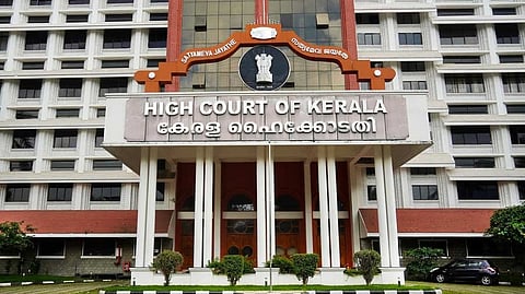 സെപ്റ്റംബർ മാസത്തെ പെൻഷൻ ഓണത്തിന് മുമ്പ് തന്നെ നൽകണം; കെഎസ്ആർടിസിയോട് ഹൈക്കോടതി