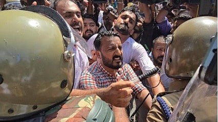 സെക്രട്ടറിയേറ്റ് സമരം; യൂത്ത് കോൺഗ്രസ് സംസ്ഥാന പ്രസിഡൻ്റ് രാഹുല്‍ മാങ്കൂട്ടത്തിലിന് ജാമ്യം