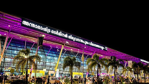 തിരുവനന്തപുരം എയർപോര്‍ട്ടിലെ എയർഇന്ത്യ സാറ്റ്സിലെ കരാർ തൊഴിലാളികള്‍ പണിമുടക്കി; വിമാന സർവീസുകളെ ബാധിച്ചേക്കും