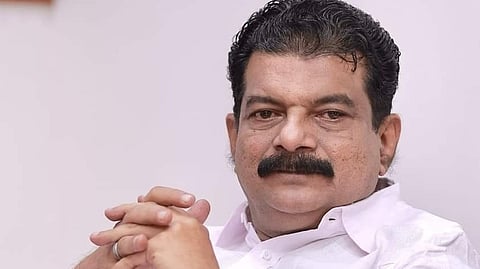 കെട്ടിട നിർമാണത്തിനായി എസ്‌പി പണപിരിവ്  നടത്തി, ഇത് വെള്ളരിക്കാ പട്ടണം : പി.വി. അൻവർ