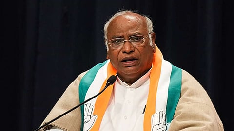 മണിപ്പൂരില്‍ മോദിയുടെ പരാജയം പൊറുക്കാനാവാത്തത്; മല്ലികാർജുൻ ഖാർഗെ