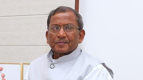 മണിപ്പൂരിൽ പ്രക്ഷോഭം കനക്കെ സംസ്ഥാനം വിട്ട് ഗവർണർ ലക്ഷ്മൺ പ്രസാദ് ആചാര്യ; സിആർപിഎഫിനെ വിന്യസിക്കുന്നത് തടയാൻ കുക്കികൾ