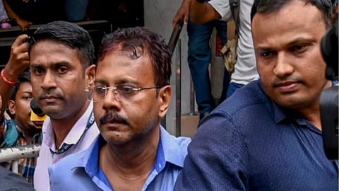 കൊല്‍ക്കത്തയിലെ ഡോക്ടറുടെ കൊലപാതകം: അറസ്റ്റിലായ മുൻ പ്രിൻസിപ്പലും എസ്എച്ച്ഒയും സിബിഐ കസ്റ്റഡിയിൽ