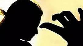 ആഗ്ര-ലക്‌നൌ എക്സ്പ്രസ്‌വേയിൽ കാറിനുള്ളിൽ യുവതി കൂട്ടബലാത്സംഗത്തിനിരയായതായി പരാതി