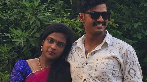 മൈനാഗപ്പള്ളി അപകടം: ശ്രീക്കുട്ടി ആവശ്യപ്പെട്ടത് വണ്ടി നിർത്താൻ; മകളെ മനഃപൂർവ്വം കുടുക്കിയതെന്ന് അമ്മ