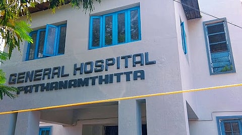 പത്തനംതിട്ട ജനറല്‍ ആശുപത്രിയില്‍ ലിഫ്റ്റ് കേടായ സംഭവം: സമഗ്ര അന്വേഷണത്തിന് നിര്‍ദേശം നല്‍കി മന്ത്രി വീണാ ജോര്‍ജ്