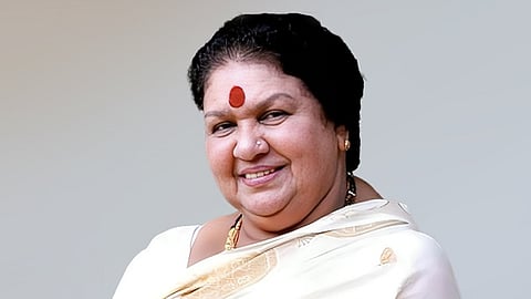 മലയാളത്തിന്റെ അമ്മയ്ക്ക് വിട; കവിയൂര്‍ പൊന്നമ്മയുടെ ഭൗതികശരീരം സംസ്‌കരിച്ചു