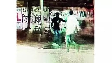 ഗുണ്ടാ നേതാവിനെതിരെ പെൺകുട്ടി സാക്ഷി പറഞ്ഞു; സഹോദരനെ നടുറോഡിലിട്ട് തല്ലിക്കൊന്നു