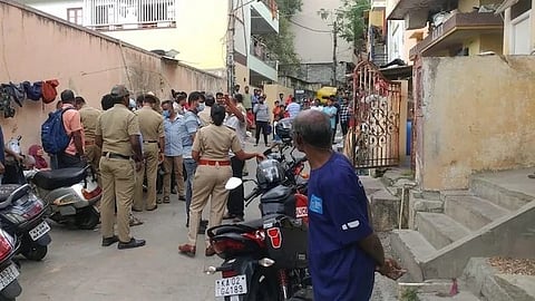 ബംഗളൂരുവിൽ യുവതിയെ കൊന്ന് 30 കഷ്ണങ്ങളാക്കി; ശരീരഭാഗങ്ങൾ റെഫ്രിജറേറ്ററിൽ സൂക്ഷിച്ച നിലയിൽ