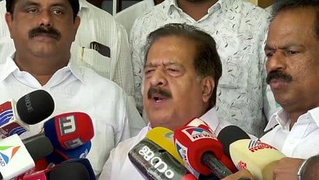 പൂരം കലക്കൽ അന്വേഷിച്ചത് യഥാർഥ പ്രതി തന്നെ; ധാർമികതയുണ്ടെങ്കിൽ മുകേഷ് എംഎല്‍എ സ്ഥാനം രാജിവെക്കണം: രമേശ് ചെന്നിത്തല