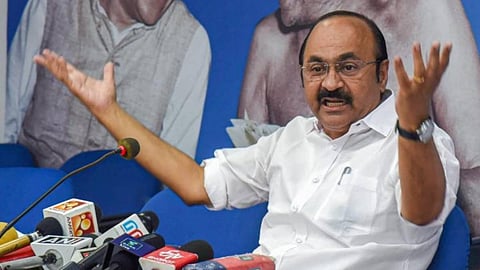 എന്തൊരു പ്രഹസനമാണ് മുഖ്യമന്ത്രി? അന്വേഷണം ജനങ്ങളുടെ കണ്ണില്‍ പൊടിയിടാനെന്ന് പ്രതിപക്ഷ നേതാവ്