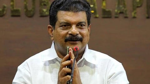 മുഖ്യമന്ത്രിക്ക് മാത്രം കാര്യങ്ങള്‍ മനസിലാകാത്തത് എന്തുകൊണ്ട്? തിങ്കളാഴ്ച ഹൈക്കോടതിയെ സമീപിക്കും: പി.വി. അൻവർ