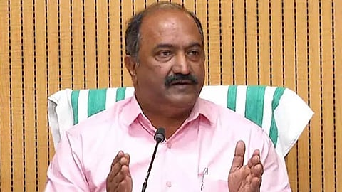 പ്രശ്നങ്ങൾ ആർക്കും ഉന്നയിക്കാം, താൻ പറയുന്നത് മാത്രമാണ് 
ശരിയെന്ന് ധരിക്കരുത്: കെ.എൻ. ബാലഗോപാൽ
