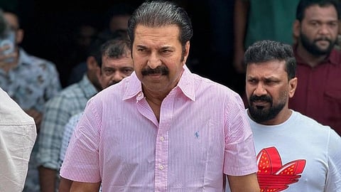 പുതിയ ലുക്കുമായി മമ്മൂട്ടി; ആവേശത്തോടെ ആരാധകര്‍