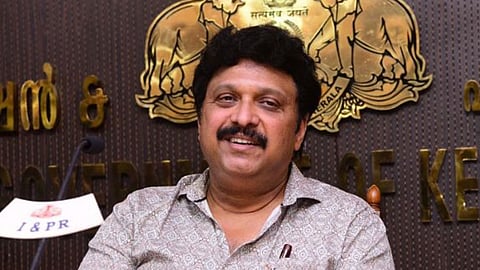 ഡ്രൈവിങ് ലൈസൻസ് ഡിജിറ്റൽ ആക്കാനുള്ള തീരുമാനം; നടപടി  വേഗത്തിലാക്കാൻ സർക്കാർ നിർദേശം