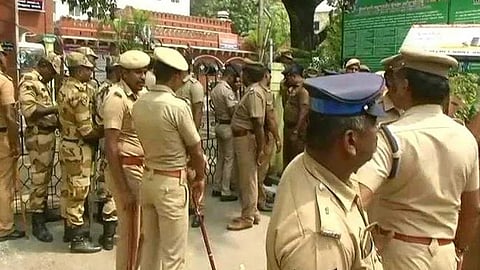 പോക്സോ കേസിൽ ഇരയായ പെൺകുട്ടിയുടെ മാതാപിതാക്കൾക്ക് നേരെ പൊലീസ് ആക്രമണം;  അന്വേഷണത്തിന് ഉത്തരവിട്ട് മദ്രാസ് ഹൈക്കോടതി