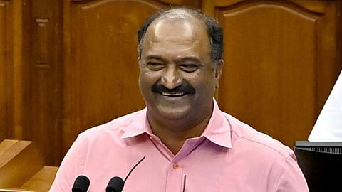സാമ്പത്തിക ബുദ്ധിമുട്ടുണ്ടെങ്കിലും സംസ്ഥാനത്ത് ഒന്നും മുടങ്ങുന്നില്ല, ഐ ഡോണ്ട് കെയർ എന്നല്ല വീ കെയർ എന്നാണ് സർക്കാരിൻ്റെ നിലപാട്: ധനമന്ത്രി