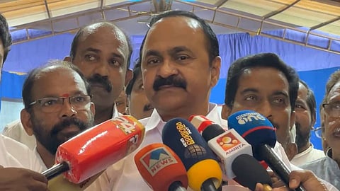 മുനമ്പത്ത് നിന്ന് ആരെയും ഒഴിപ്പിക്കാൻ അനുവദിക്കില്ല; നിയമപരമായി പ്രശ്നം പരിഹരിക്കാൻ ഒപ്പം നില്‍ക്കും; വി.ഡി സതീശന്‍