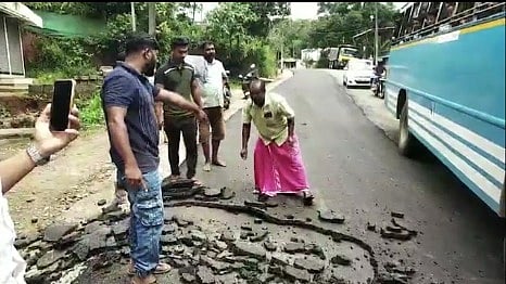 ഇടുക്കിയിലെ റോഡ് നിര്‍മാണത്തിലെ അപാകത; പ്രതിഷേധിച്ച നാട്ടുകാര്‍ക്കെതിരെ കേസെടുത്ത് പൊലീസ്