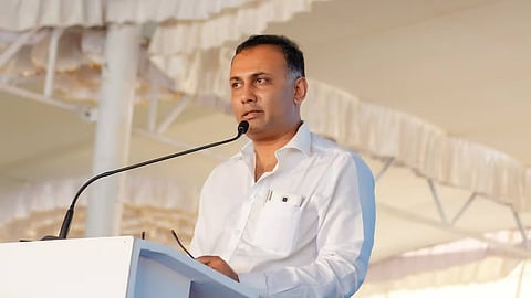 "സവർക്കർ ബീഫ് കഴിച്ചതിന് എന്തെങ്കിലും തെളിവുണ്ടോ?"; ബജ്‌റംഗ്ദൾ നേതാവിന്റെ പരാതിയില്‍ കർണാടക ആരോഗ്യമന്ത്രിക്കെതിരെ കേസ്